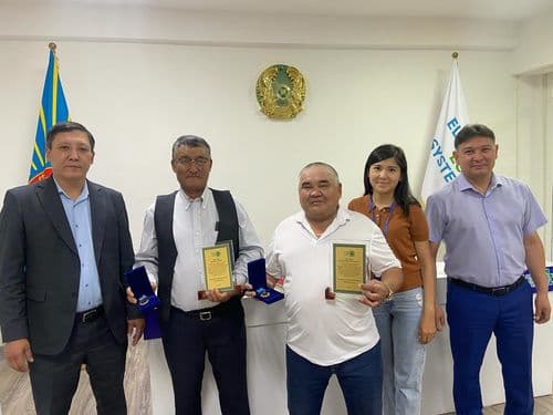 ПОЗДРАВЛЯЕМ! Коллектив «Elorda Eco System» от всей души поздравил своих уважаемых коллег с достижением почётного 63-летнего возраста!